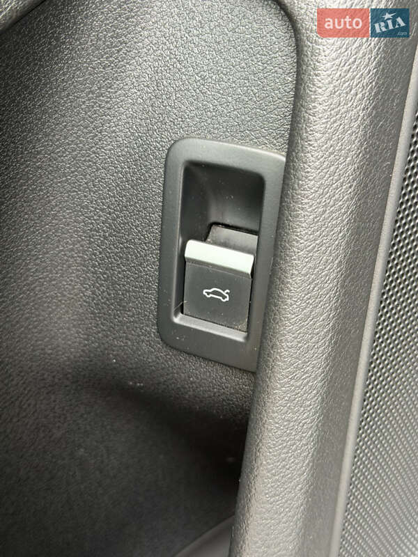 Универсал Audi A4 2017 в Виннице