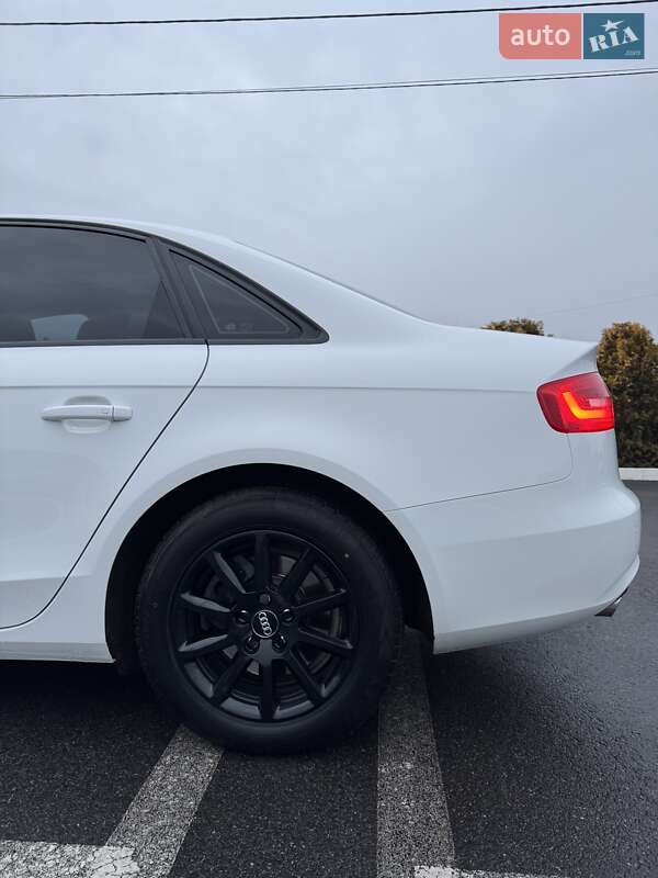 Седан Audi A4 2014 в Харькове