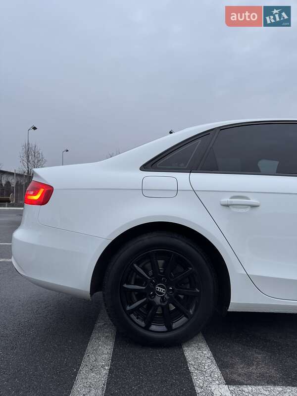 Седан Audi A4 2014 в Харькове