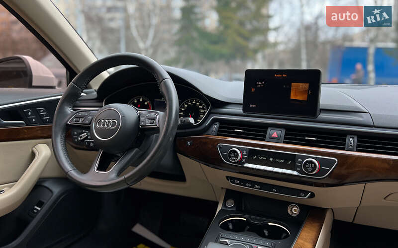 Седан Audi A4 2017 в Львове