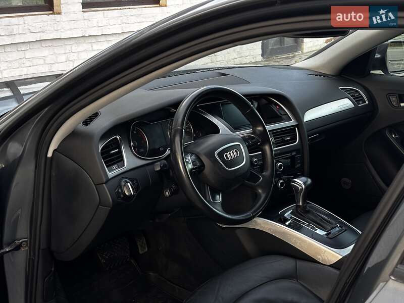 Седан Audi A4 2013 в Красилове