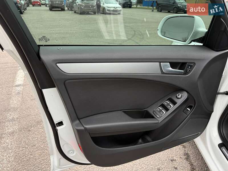 Седан Audi A4 2014 в Дніпрі