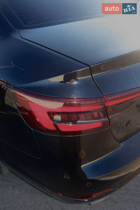 Седан Audi A4 2016 в Львове
