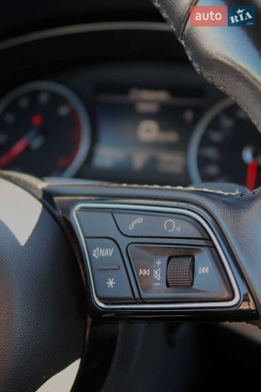 Седан Audi A4 2016 в Львове