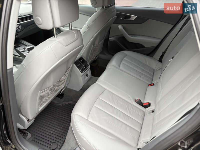 Седан Audi A4 2018 в Тернополе