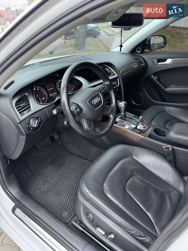 Седан Audi A4 2013 в Рогатине