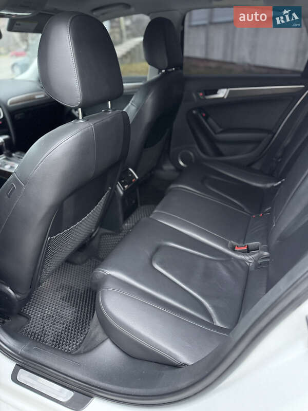 Седан Audi A4 2013 в Рогатине