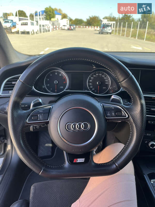 Седан Audi A4 2015 в Нововолынске