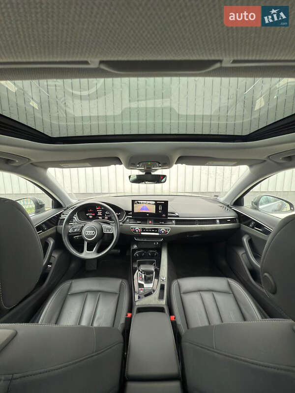 Седан Audi A4 2021 в Черновцах