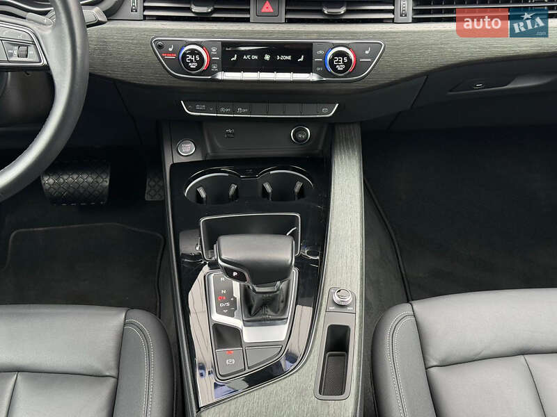 Седан Audi A4 2021 в Черновцах