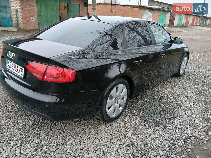 Седан Audi A4 2010 в Казатине