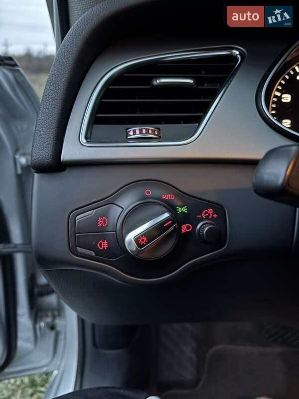 Седан Audi A4 2012 в Кривом Роге