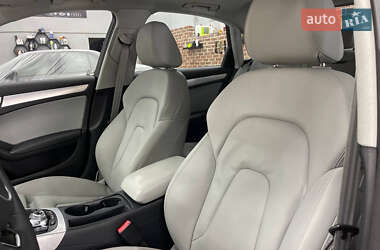 Седан Audi A4 2013 в Львове