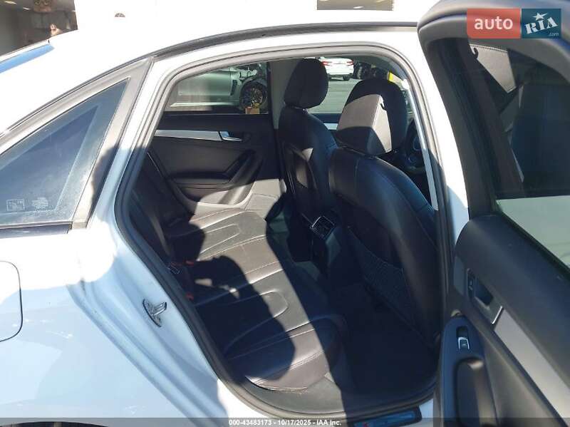 Седан Audi A4 2016 в Львове