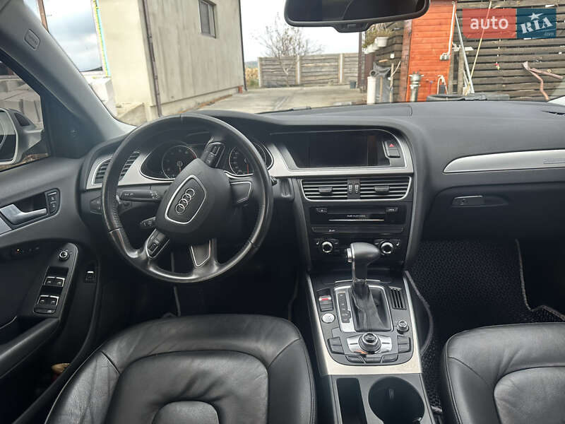 Седан Audi A4 2014 в Остроге