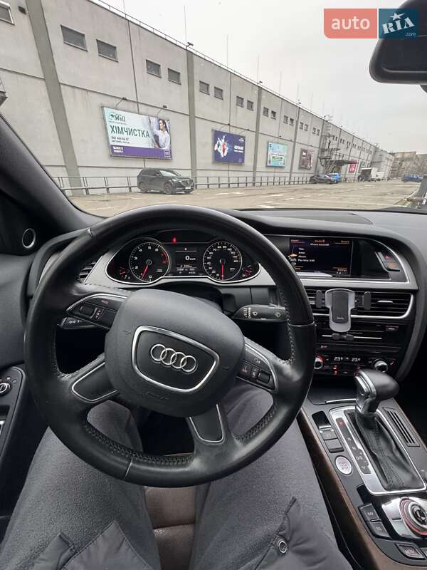 Седан Audi A4 2012 в Вишневом