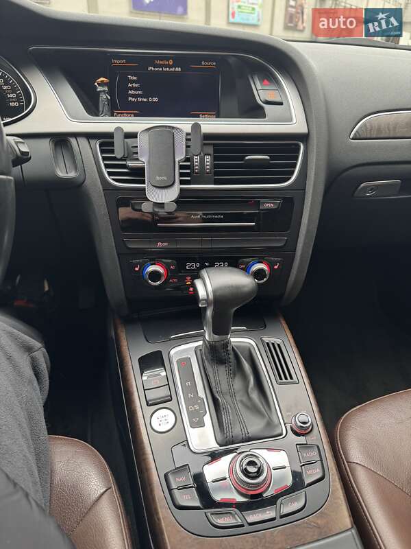 Седан Audi A4 2012 в Вишневом