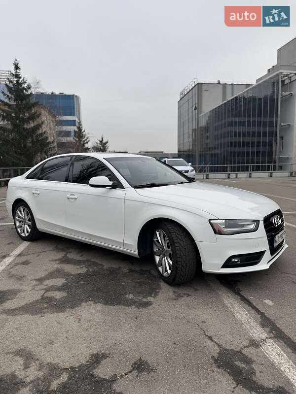 Седан Audi A4 2012 в Вишневом