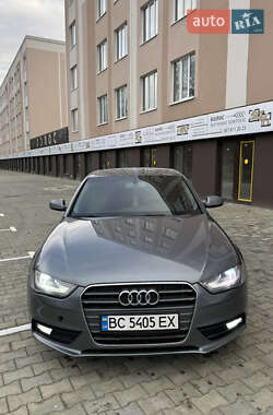 Седан Audi A4 2012 в Горохові