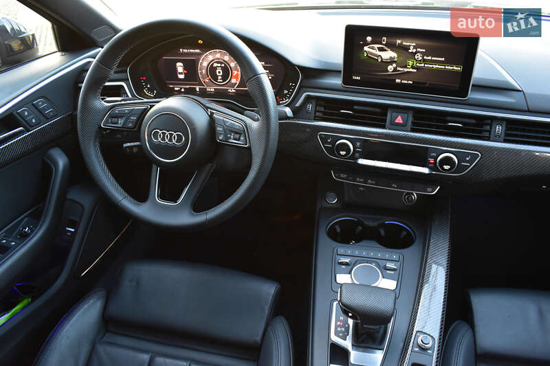 Седан Audi A4 2018 в Харькове