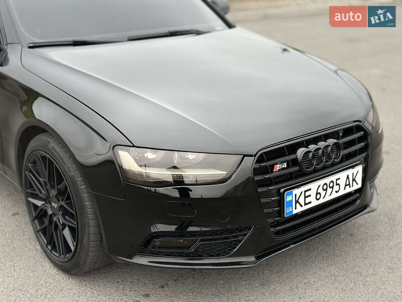 Седан Audi A4 2013 в Днепре
