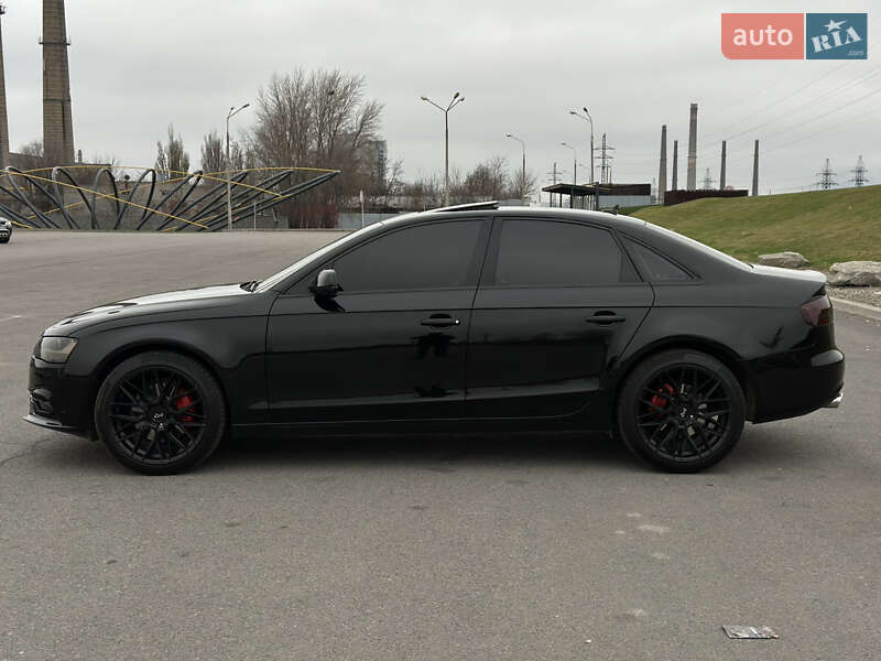 Седан Audi A4 2013 в Днепре