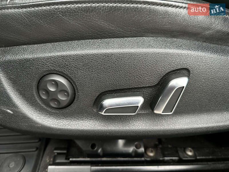 Седан Audi A4 2013 в Днепре