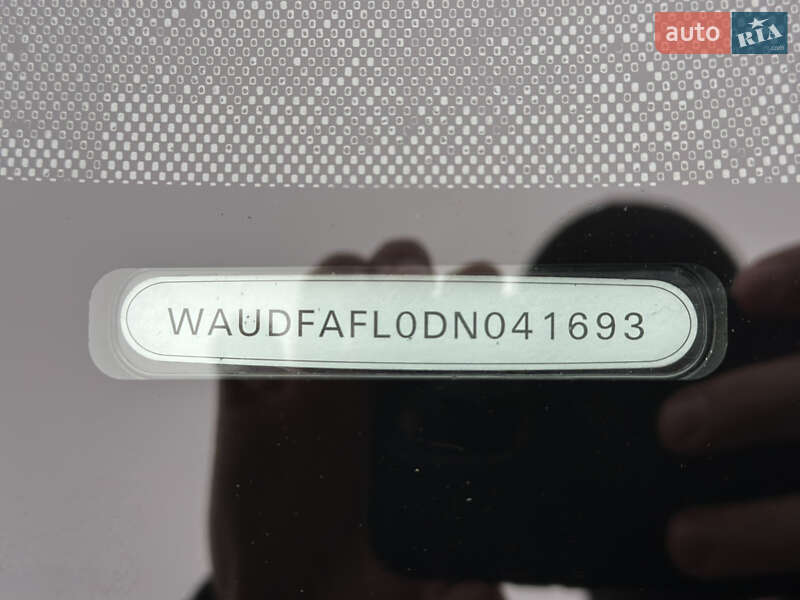 Седан Audi A4 2013 в Днепре