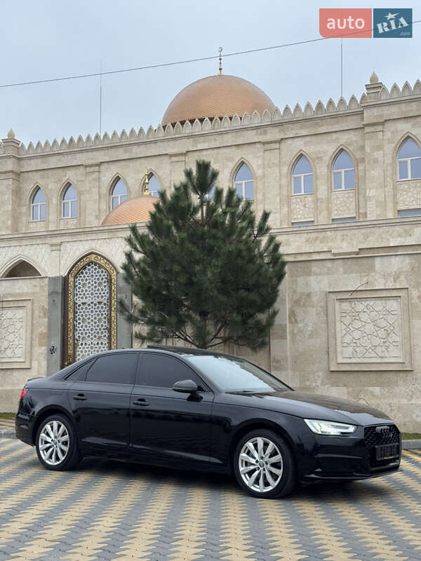 Седан Audi A4 2015 в Одессе