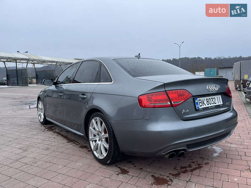 Седан Audi A4 2012 в Теребовле