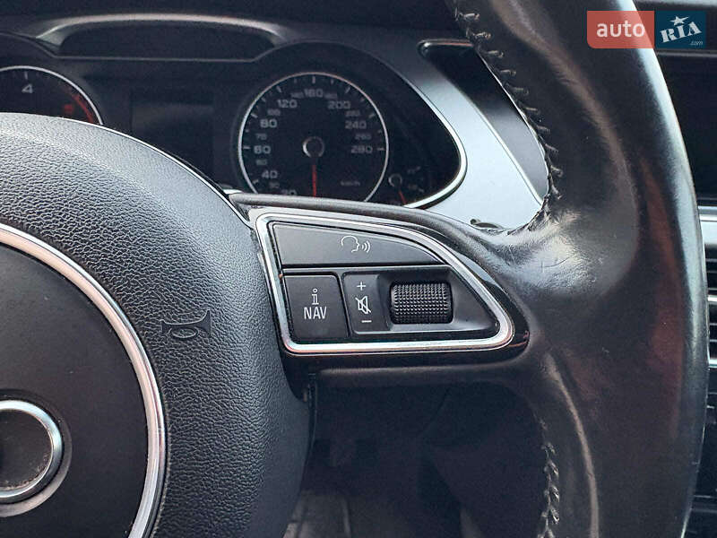 Седан Audi A4 2015 в Львове