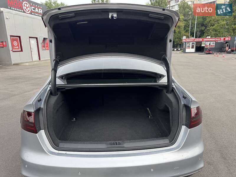 Седан Audi A4 2015 в Киеве фото 16 Седан Audi A4 2015 в Киеве