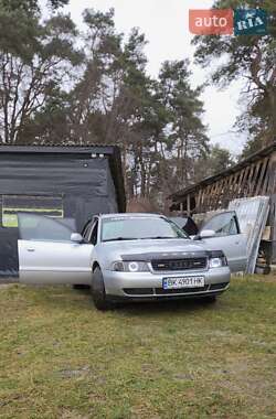 Універсал Audi A4 1996 в Рівному