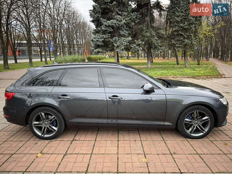 Универсал Audi A4 2016 в Киеве