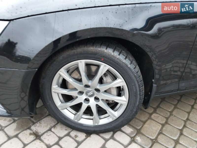 Седан Audi A4 2017 в Ивано-Франковске