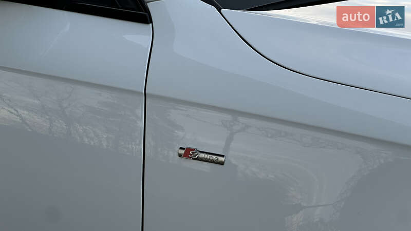 Седан Audi A4 2016 в Самборе