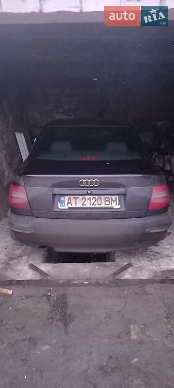 Седан Audi A4 1997 в Подольске