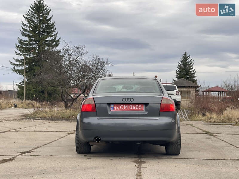 Седан Audi A4 2003 в Надворной