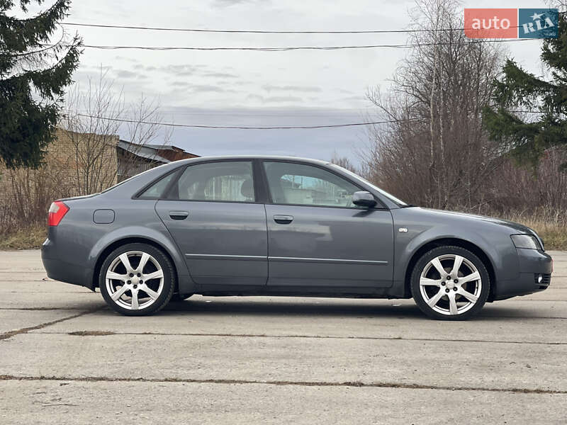 Седан Audi A4 2003 в Надворной