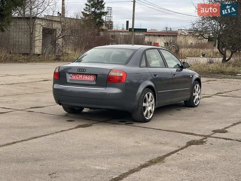 Седан Audi A4 2003 в Надворной