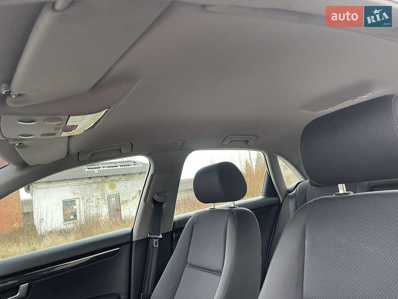 Седан Audi A4 2003 в Надворной