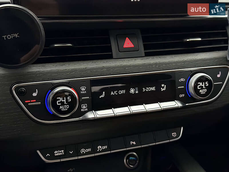 Седан Audi A4 2021 в Києві