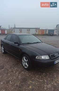 Седан Audi A4 1995 в Глухові