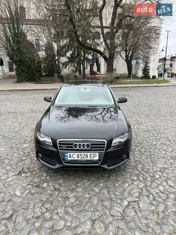 Седан Audi A4 2010 в Луцке