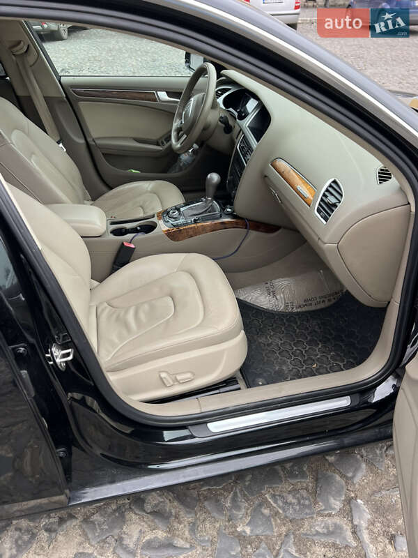 Седан Audi A4 2010 в Луцке