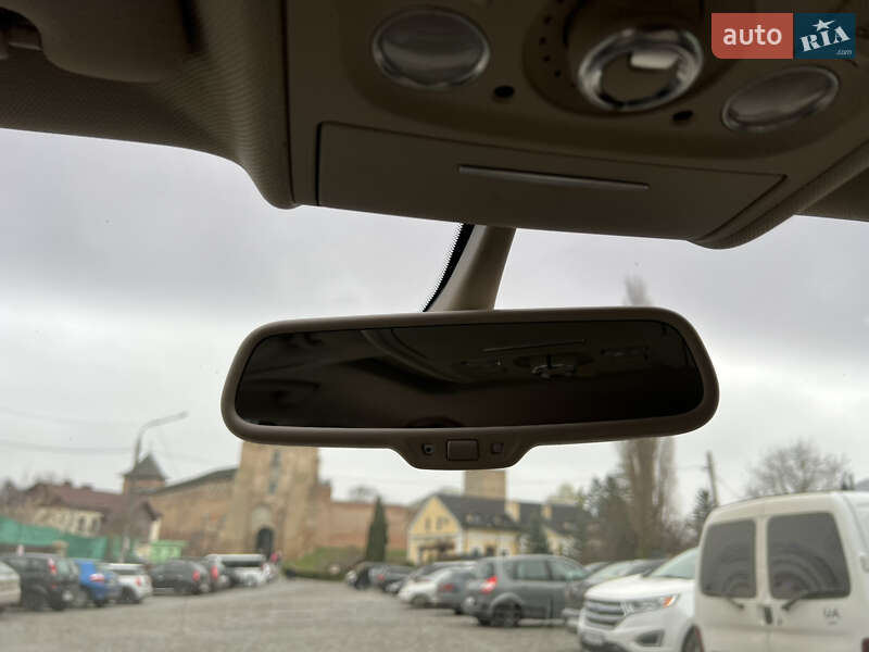 Седан Audi A4 2010 в Луцке