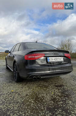 Седан Audi A4 2015 в Звягеле