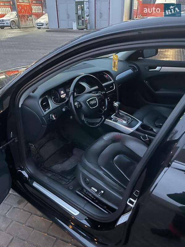 Седан Audi A4 2012 в Киеве