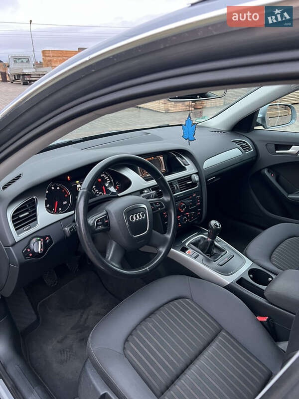 Универсал Audi A4 2010 в Луцке