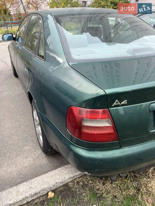 Седан Audi A4 2001 в Киеве